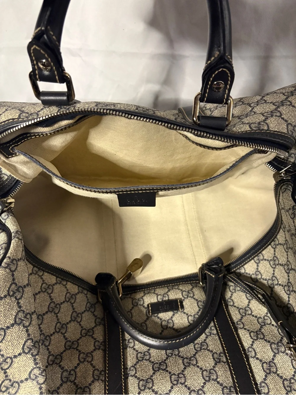 Gucci Beige and Navy GG Monogram Duffel Bag - Picture 13 of 17